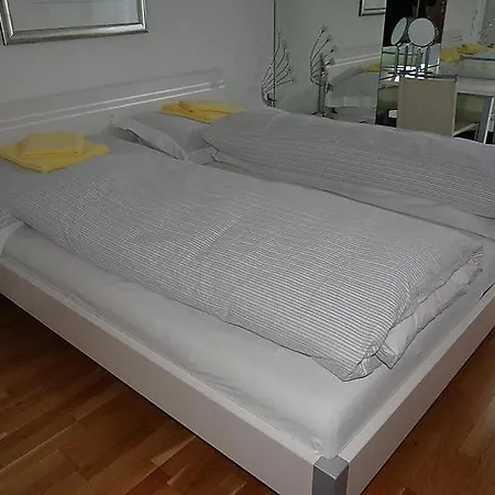 Sleeps 6 Wifi *
